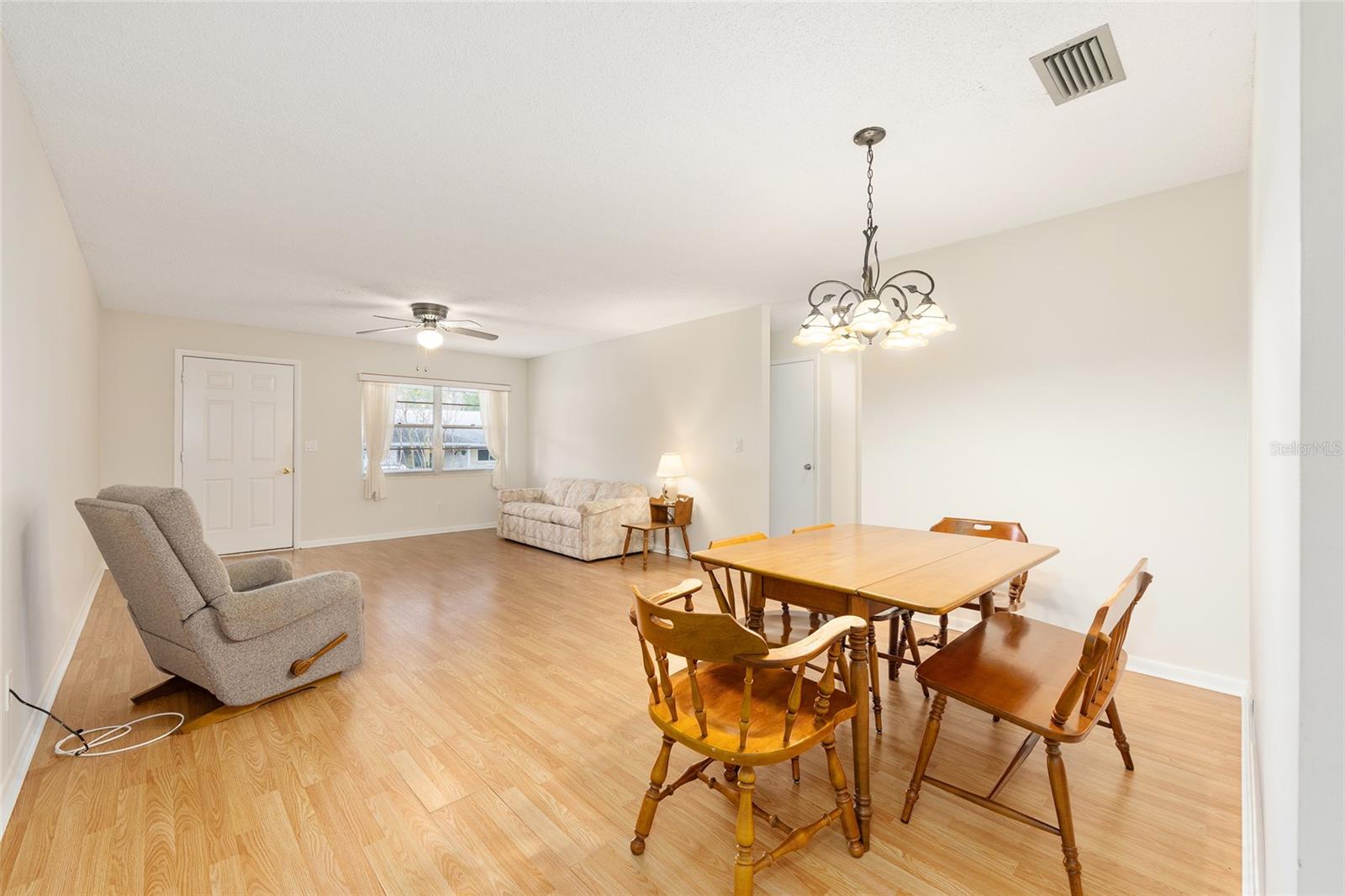 ON TOP OF THE WORLD - Residential