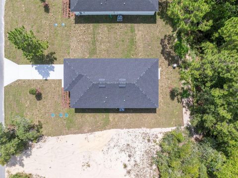 A home in LAKE WALES