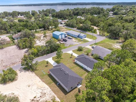 A home in LAKE WALES