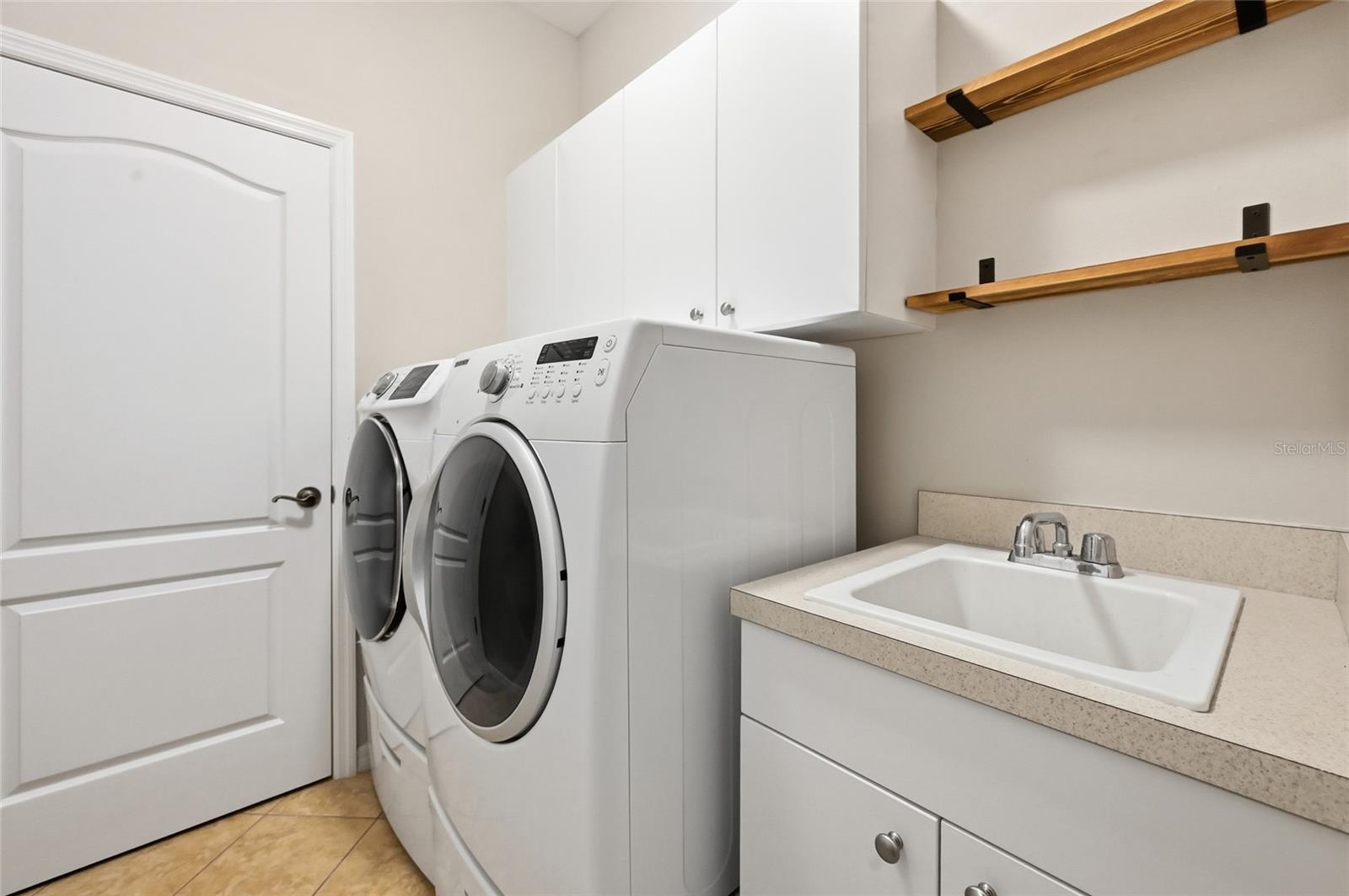 CENTRAL PARK PH B-1 - Residential