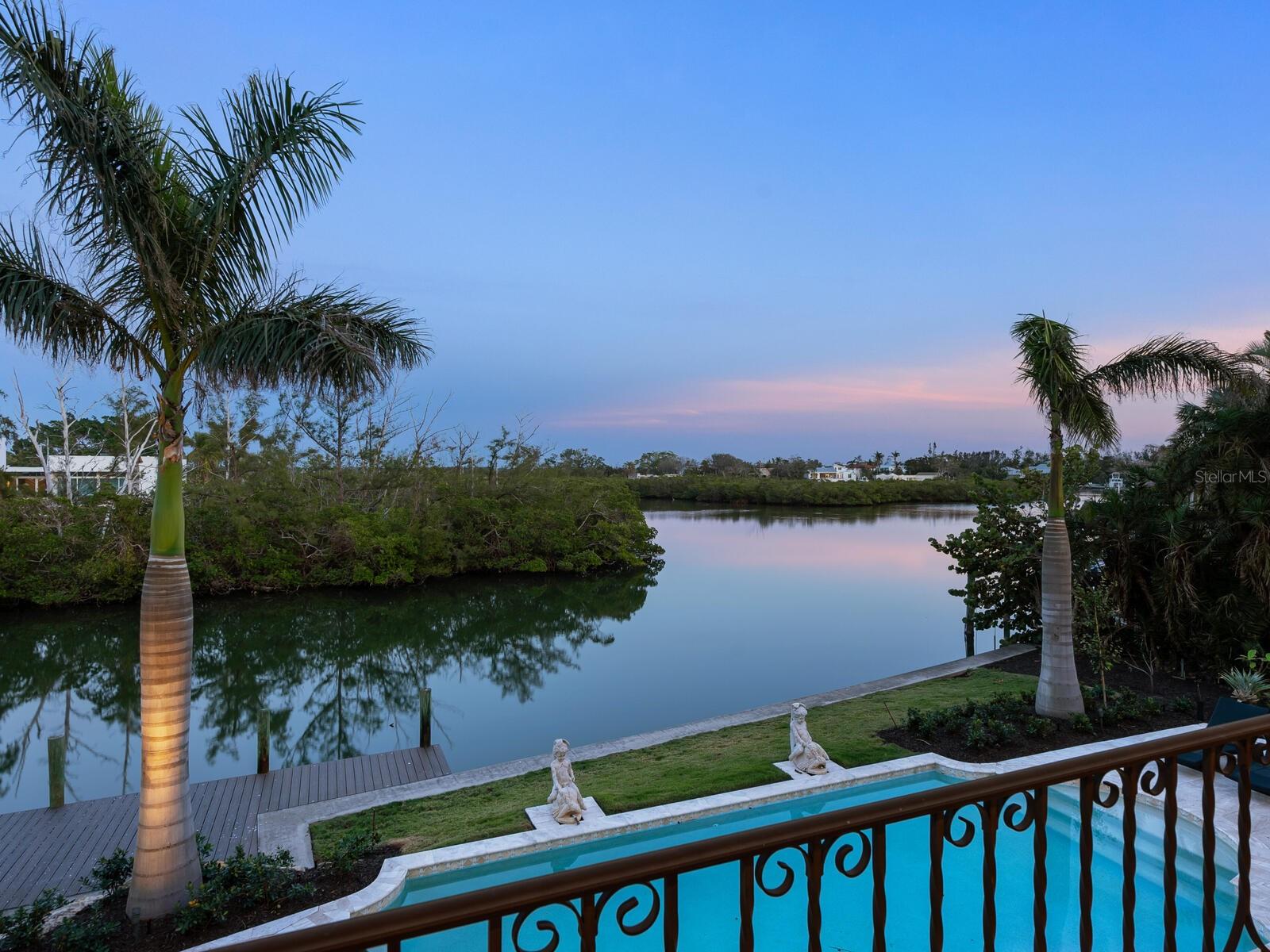 COCOANUT BAYOU - Residential