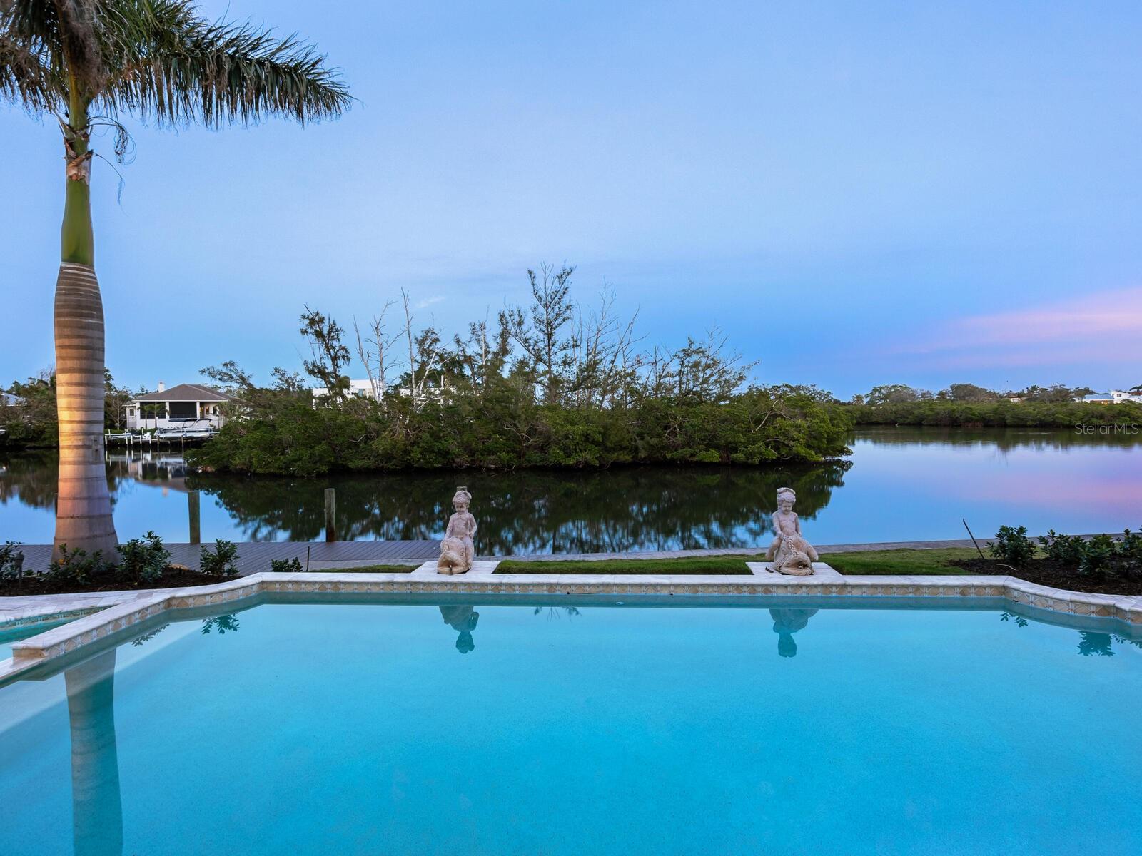 COCOANUT BAYOU - Residential