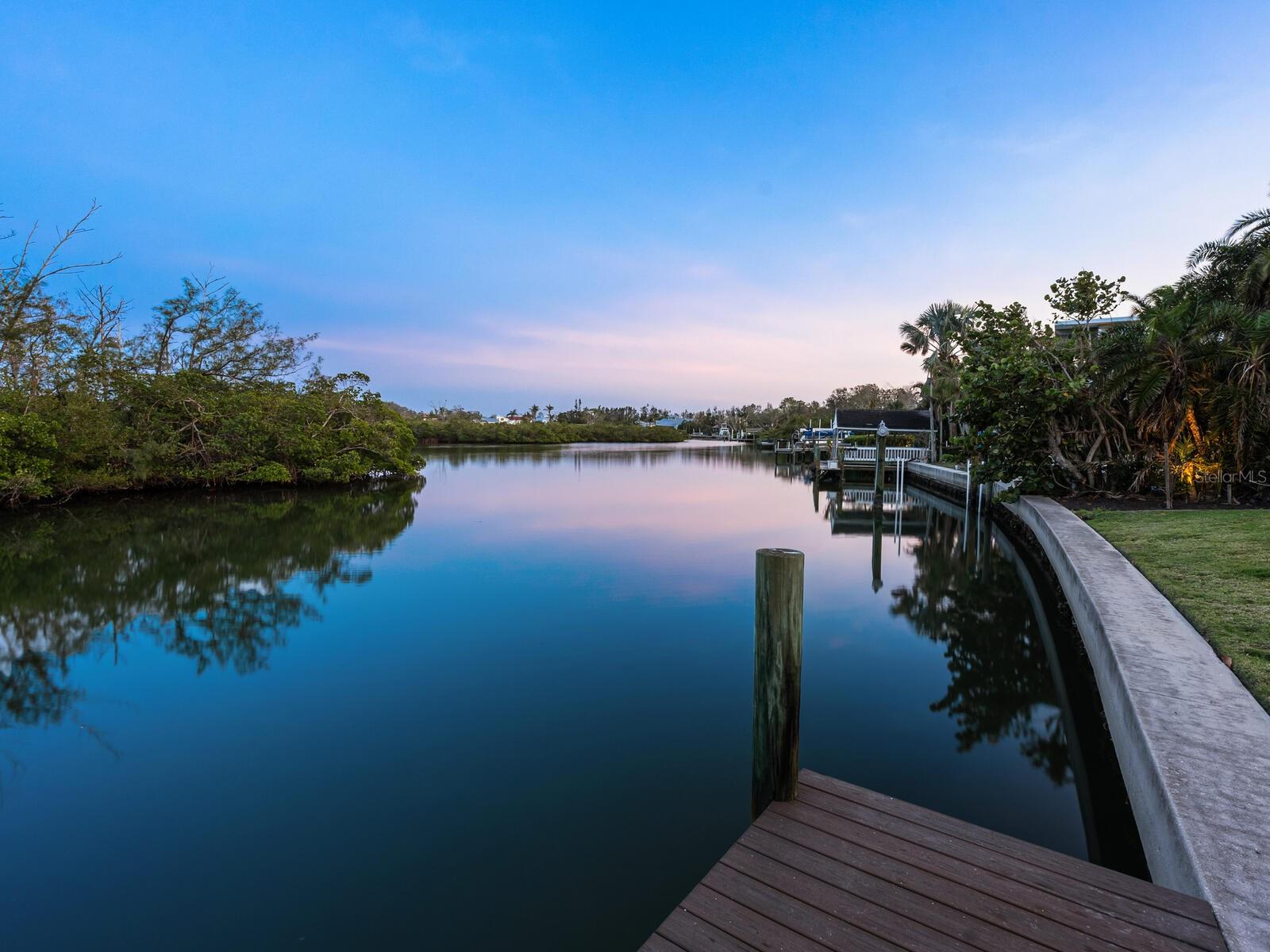 COCOANUT BAYOU - Residential