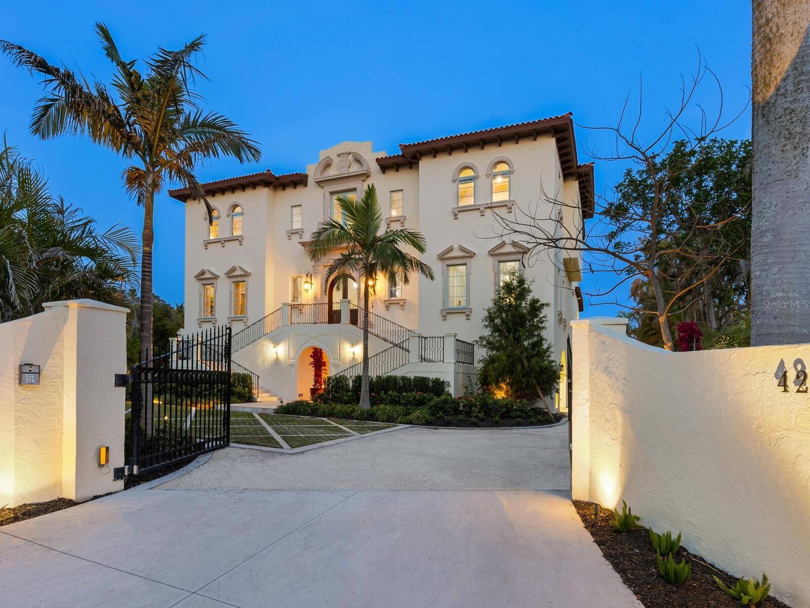 COCOANUT BAYOU - Residential