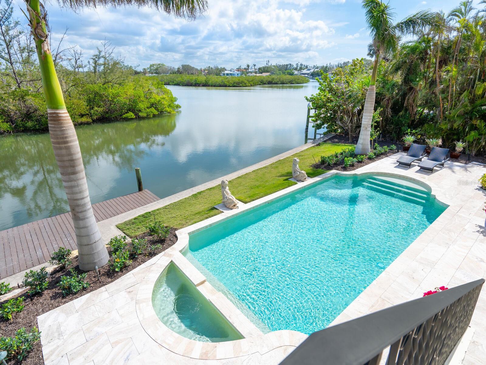 COCOANUT BAYOU - Residential