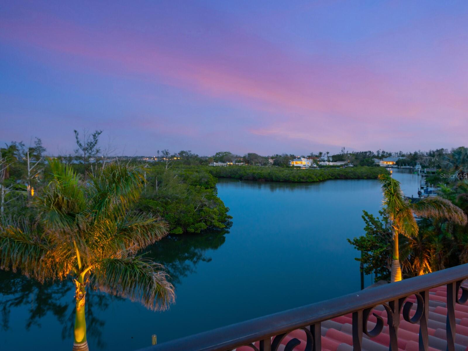 COCOANUT BAYOU - Residential