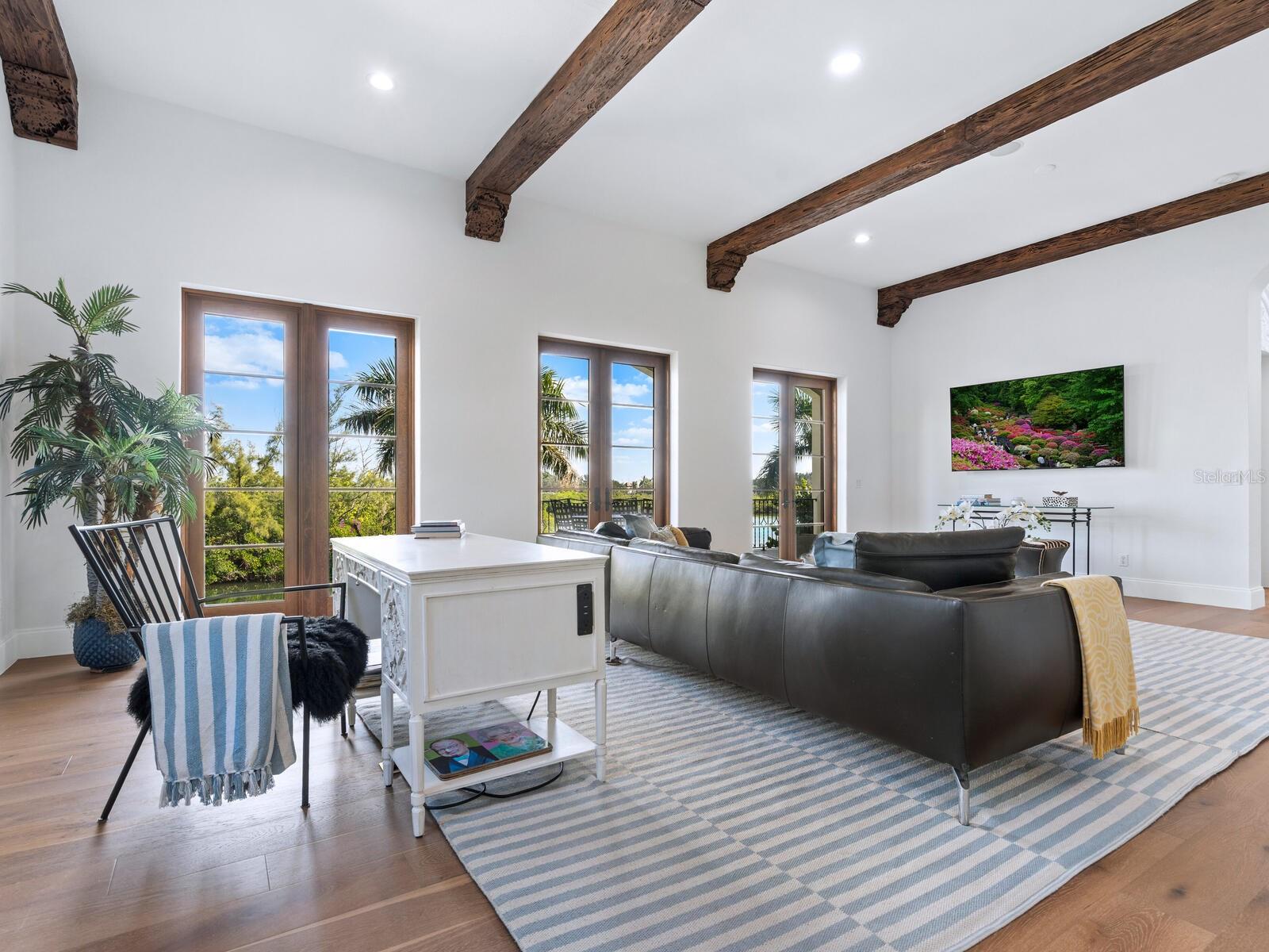 COCOANUT BAYOU - Residential