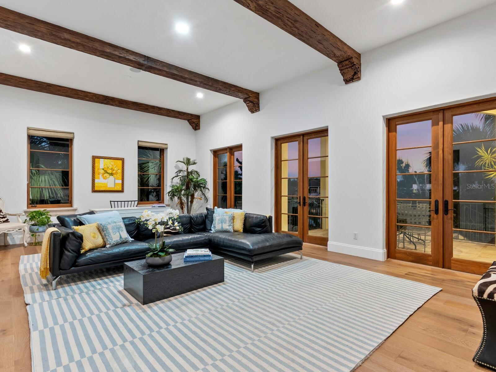 COCOANUT BAYOU - Residential