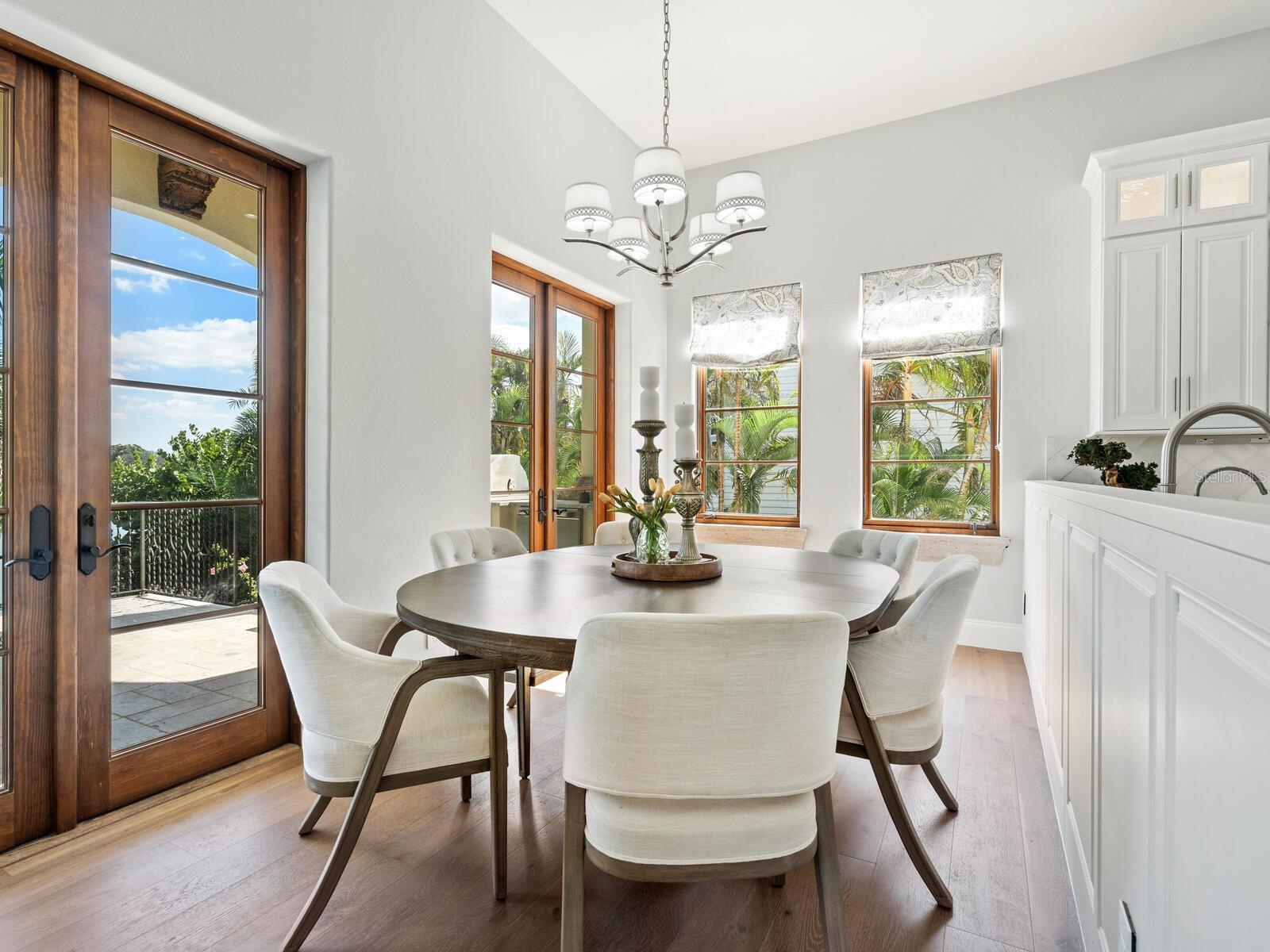 COCOANUT BAYOU - Residential