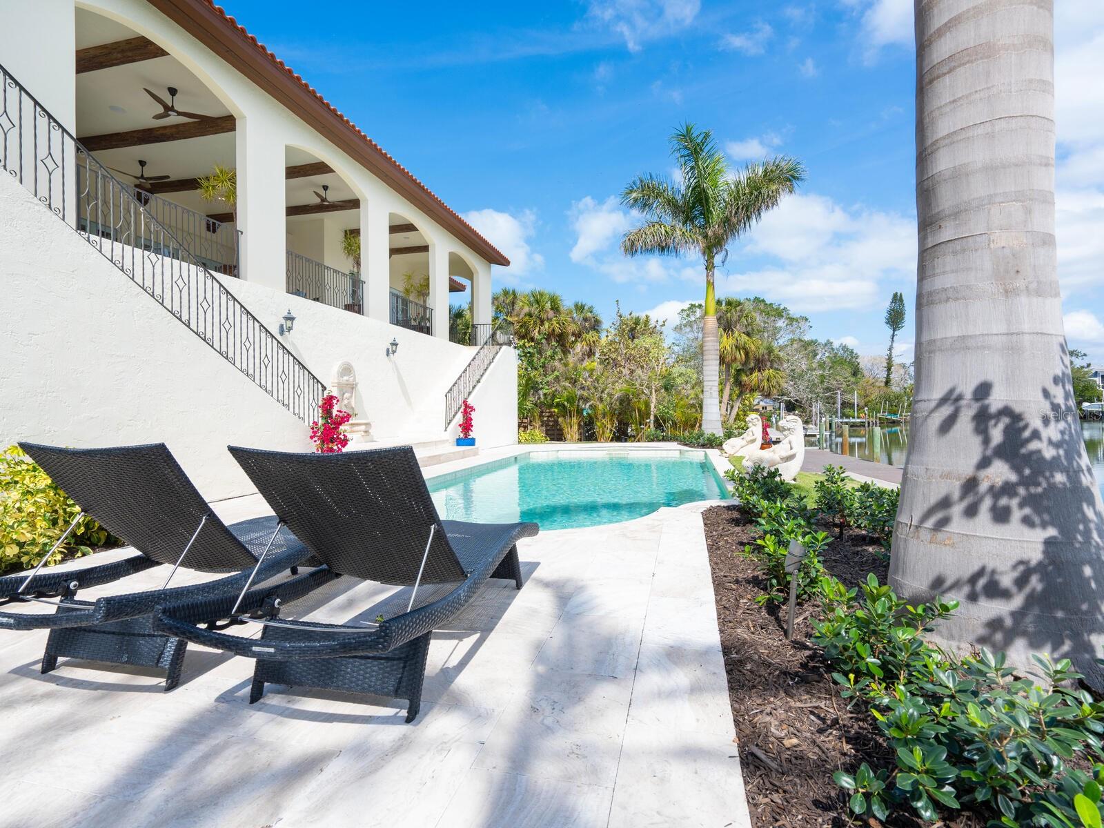 COCOANUT BAYOU - Residential