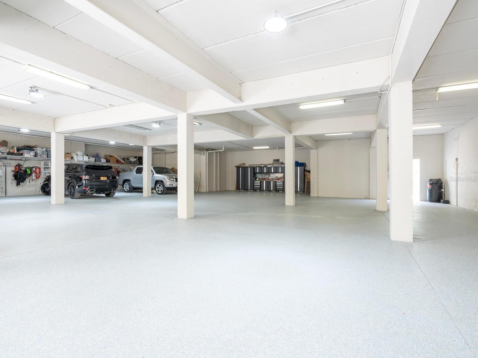 COCOANUT BAYOU - Residential