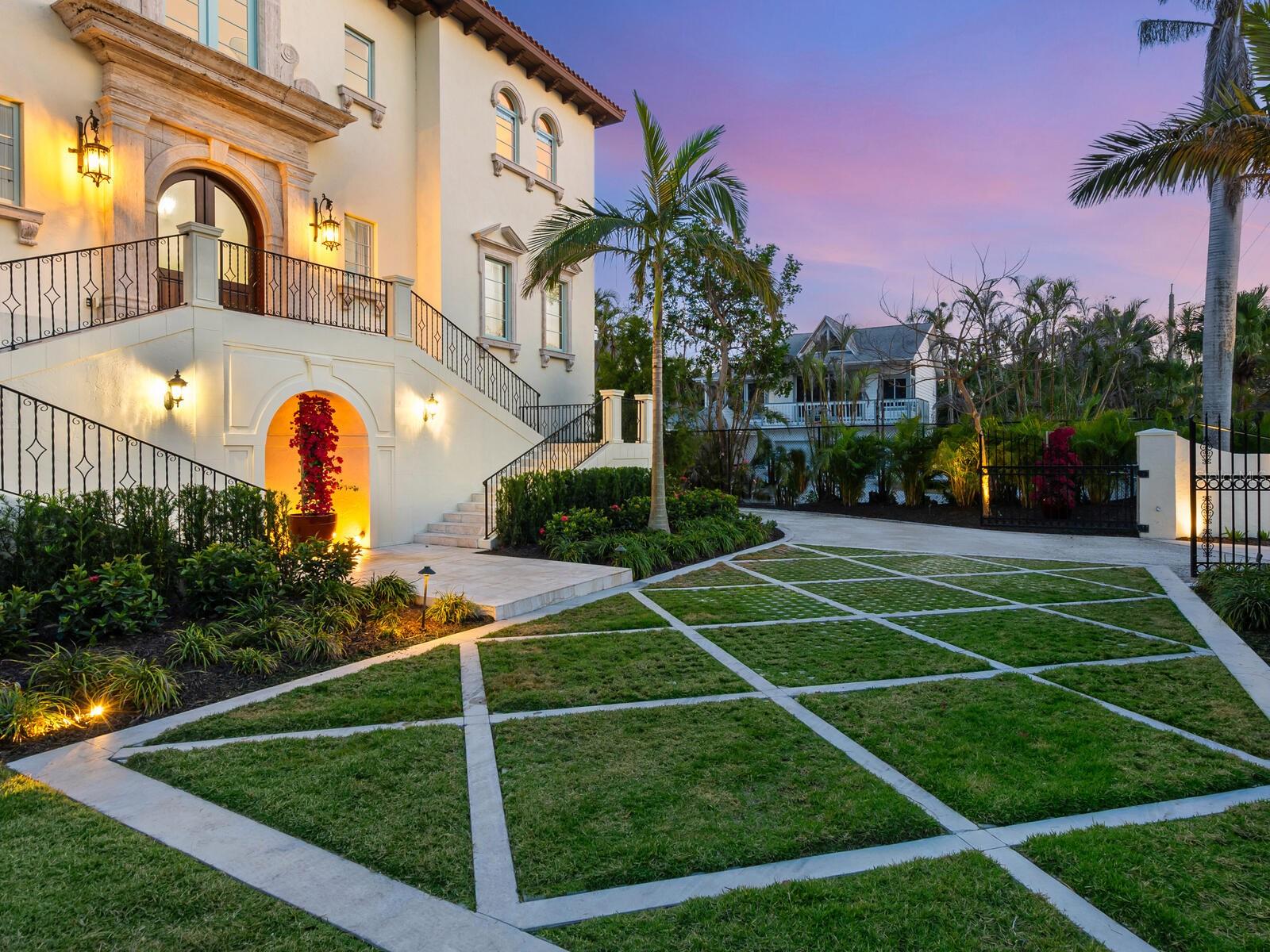 COCOANUT BAYOU - Residential