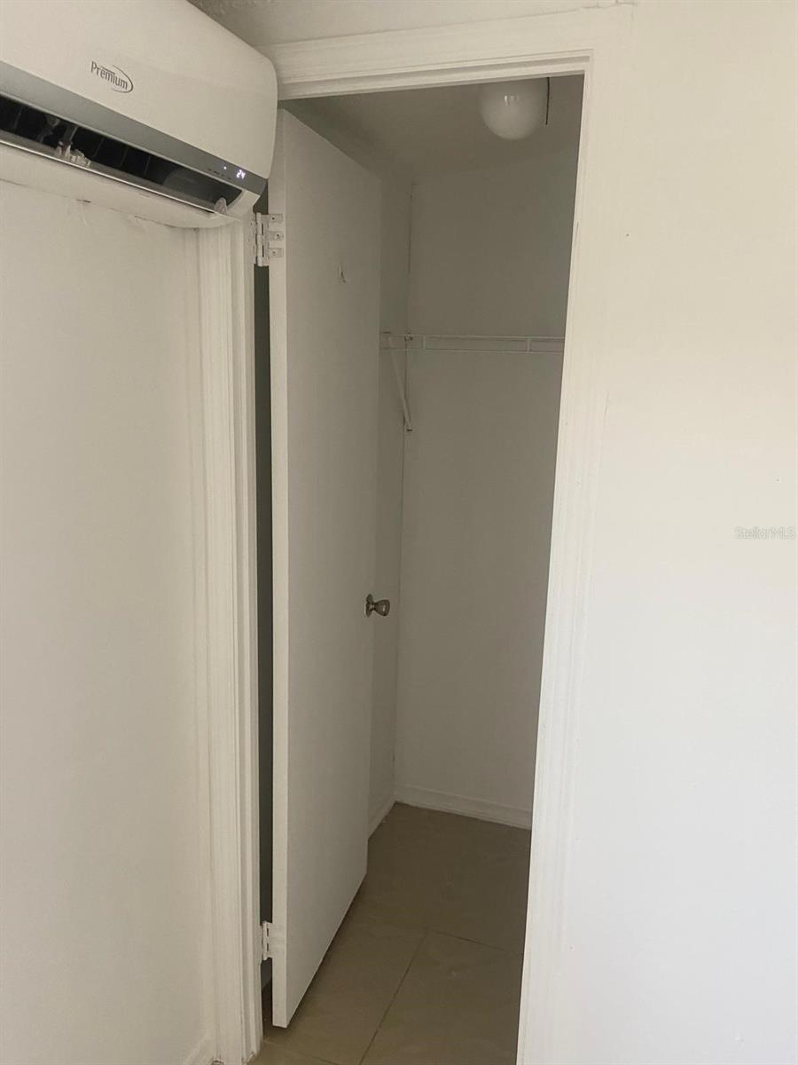 11 54 39 152.93 AC M/L NE1/4 OF SEC INCLUDING TR 2 - Residential