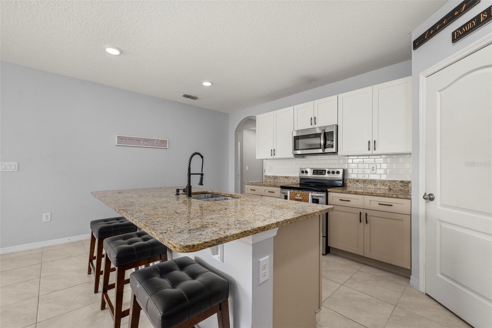 CANOPY WALK PH 2 - Residential