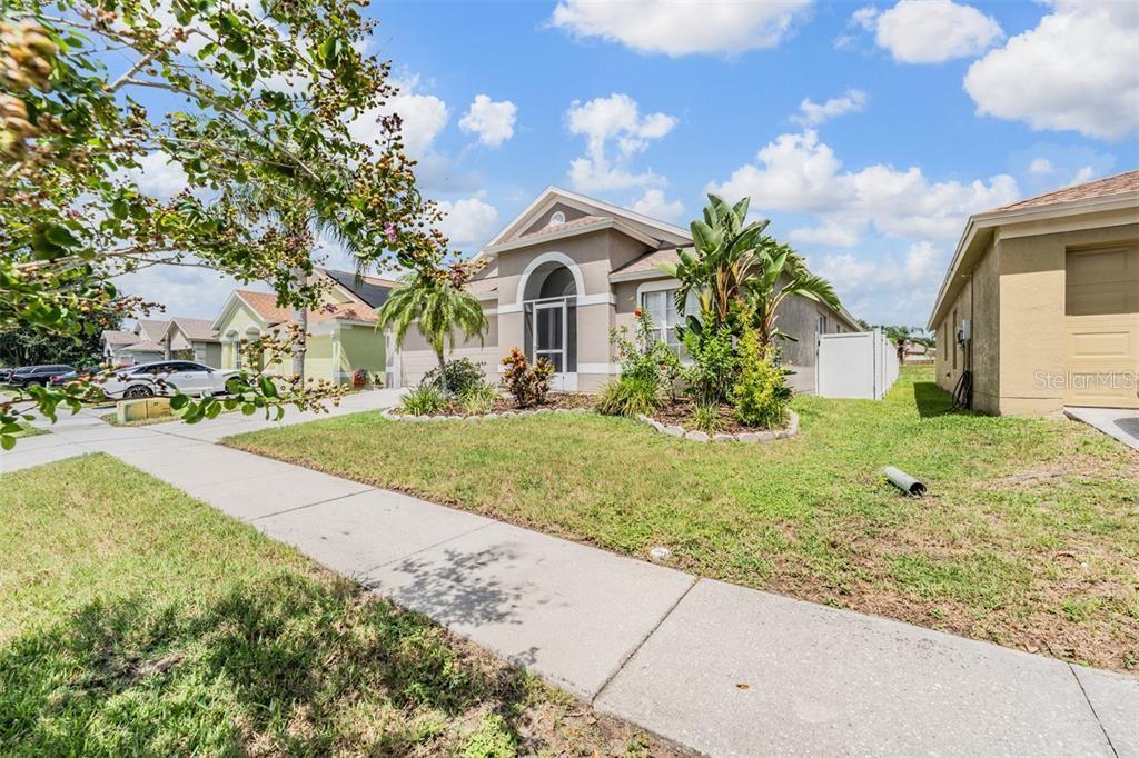 SOUTH POINTE PH 10 & 11 - Residential Lease