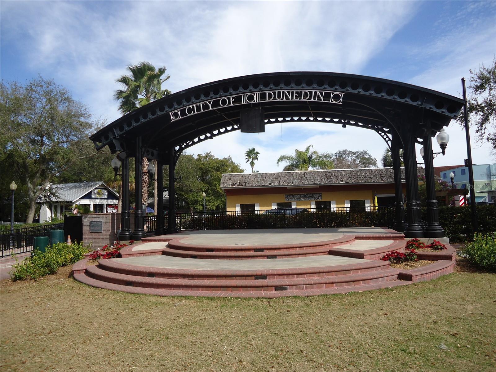 PATRICIAN OAKS - Residential