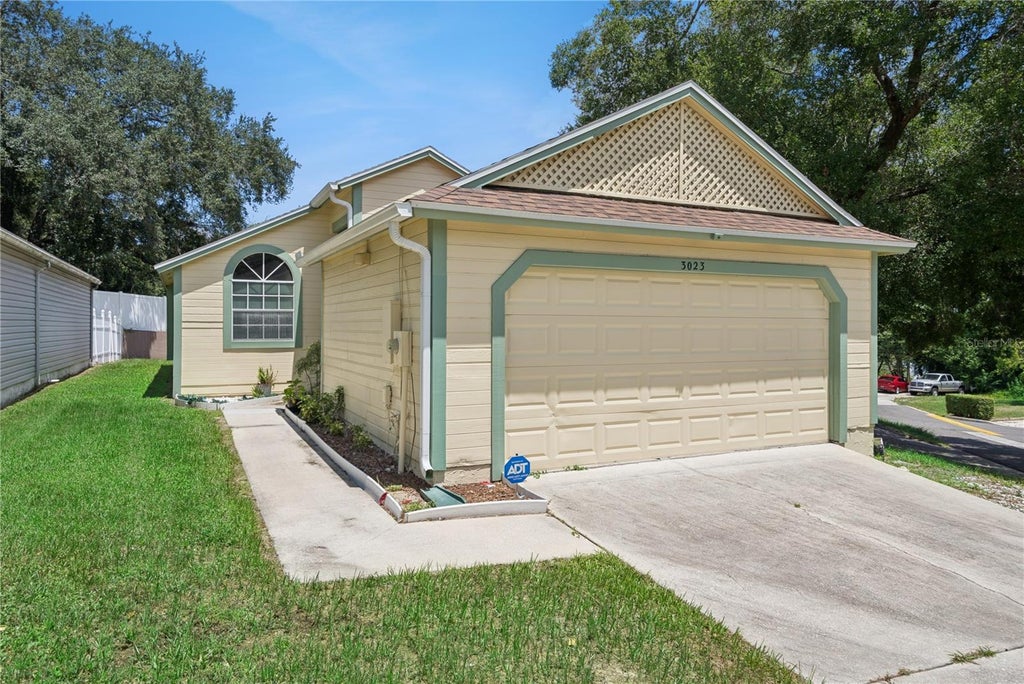 Photo of 3023 Weymouth Court, Apopka, FL 32703 (MLS # O6429292)