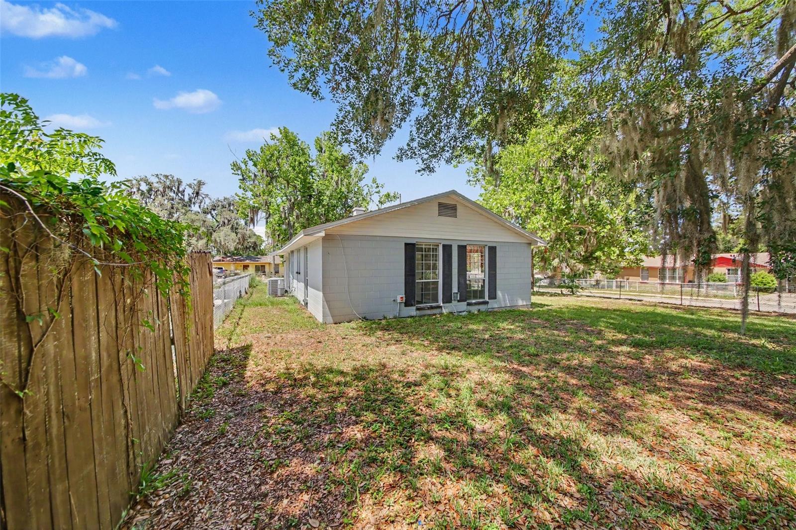LEESBURG OAKHILL PARK - Residential