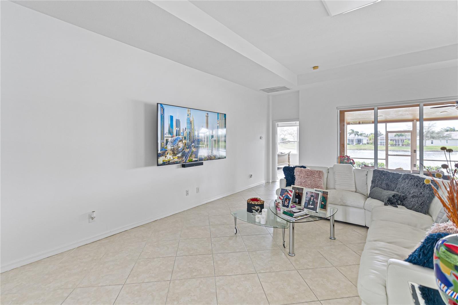 PALMA SOLA TRACE - Residential