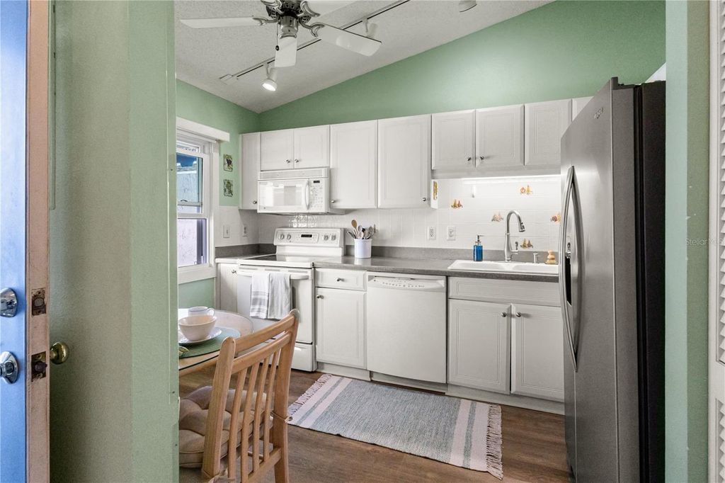 Photo of 862 Waterside Lane, Bradenton, FL 34209 (MLS # A4678037)