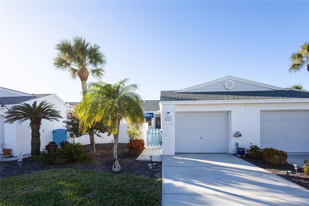 Photo of 862 Waterside Lane, Bradenton, FL 34209 (MLS # A4678037)
