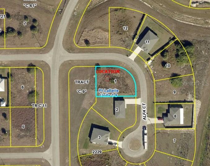 PORT LA BELLE - Land