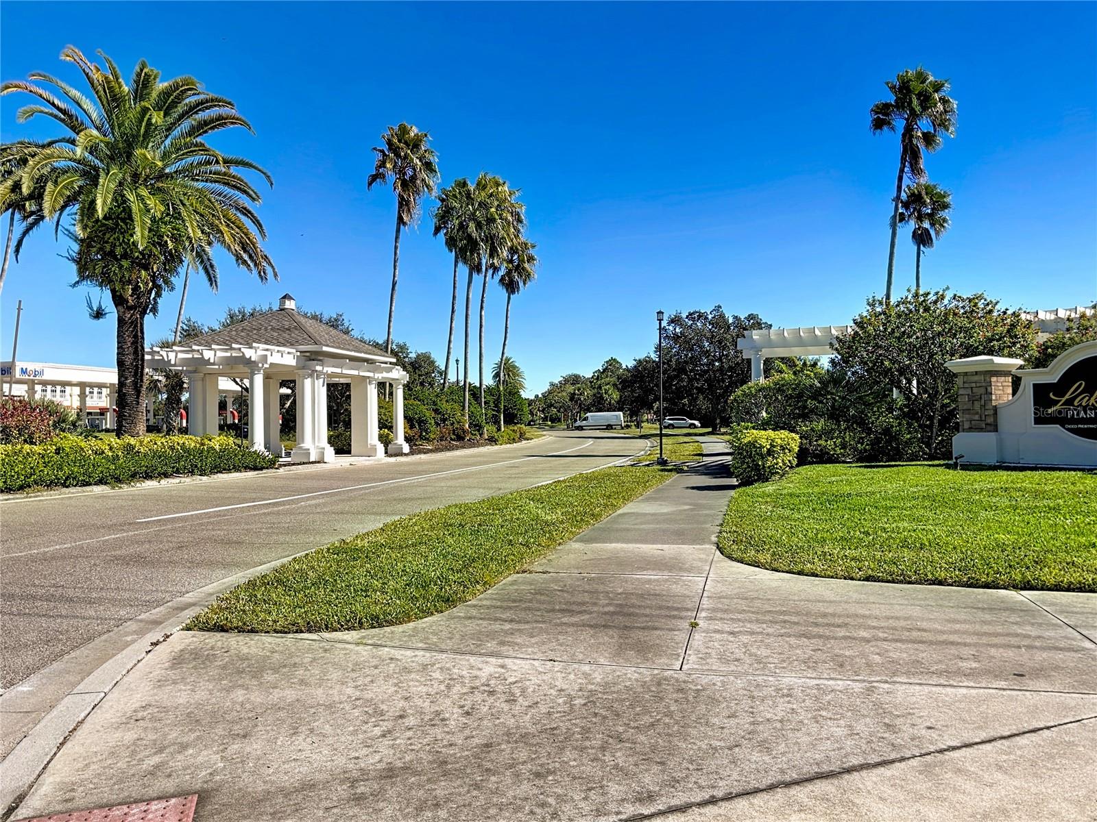 TOWNS AT LAKESIDE - Residential