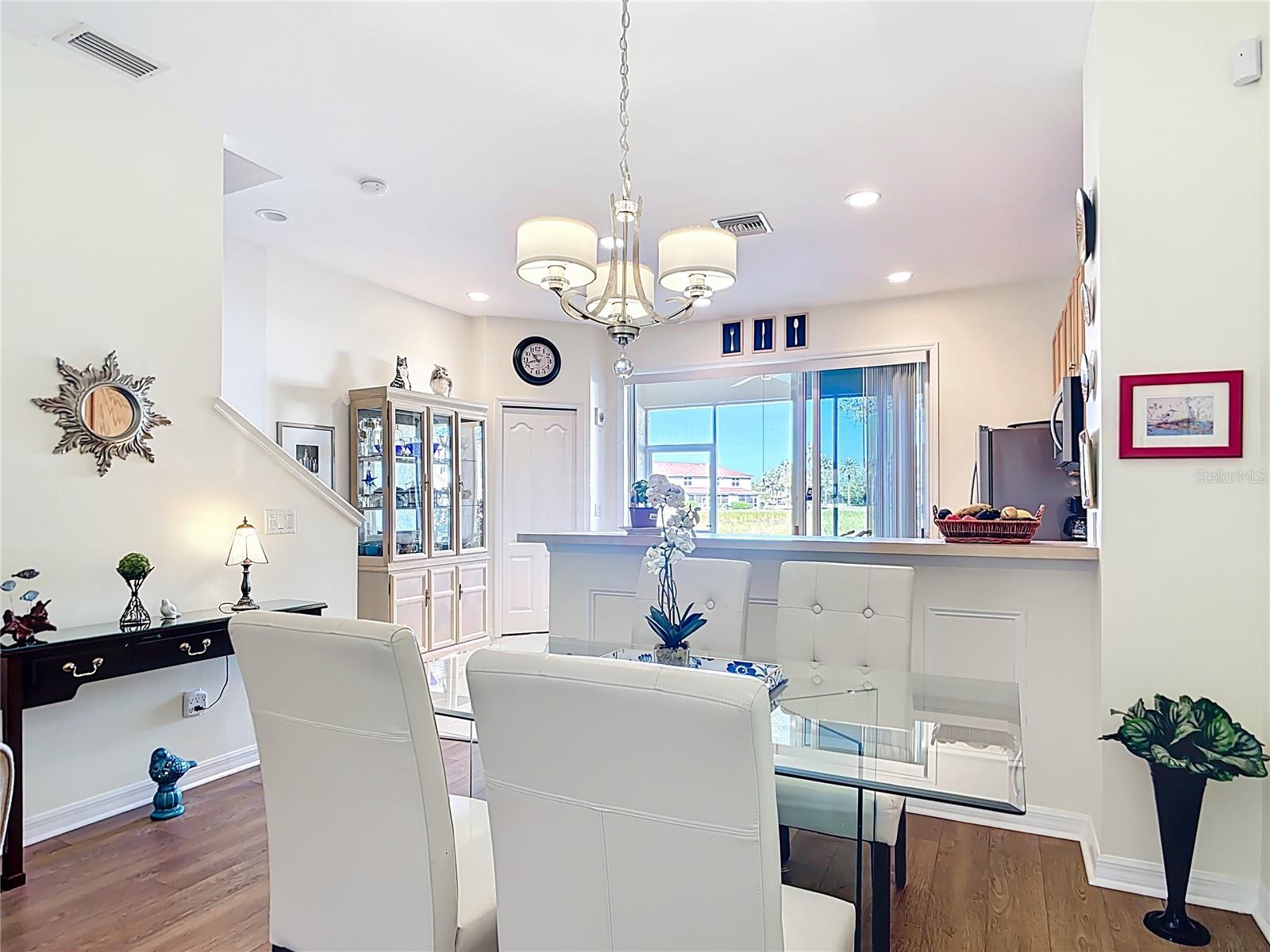 TOWNS AT LAKESIDE - Residential