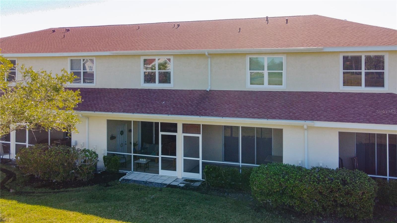 TOWNS AT LAKESIDE - Residential