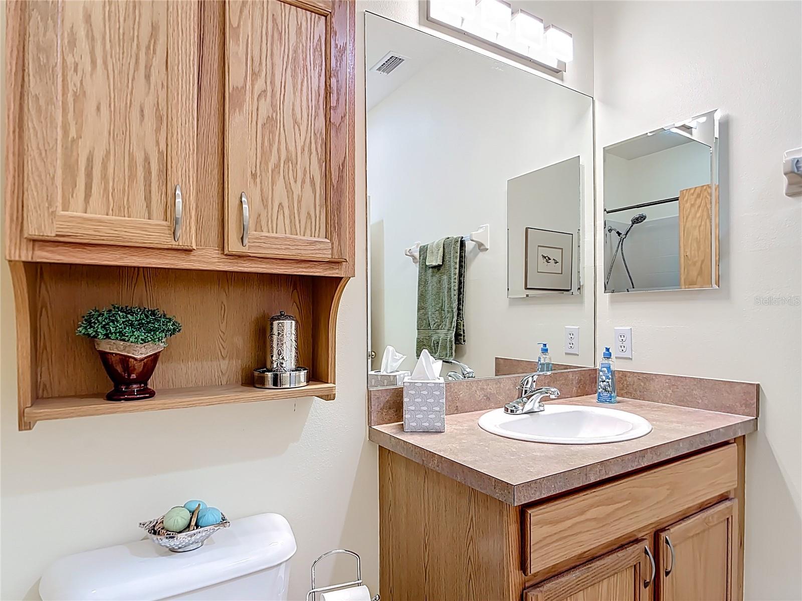 TOWNS AT LAKESIDE - Residential