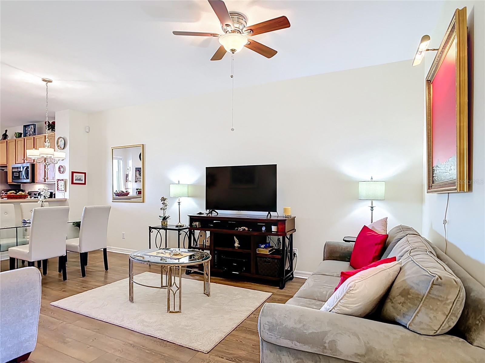 TOWNS AT LAKESIDE - Residential