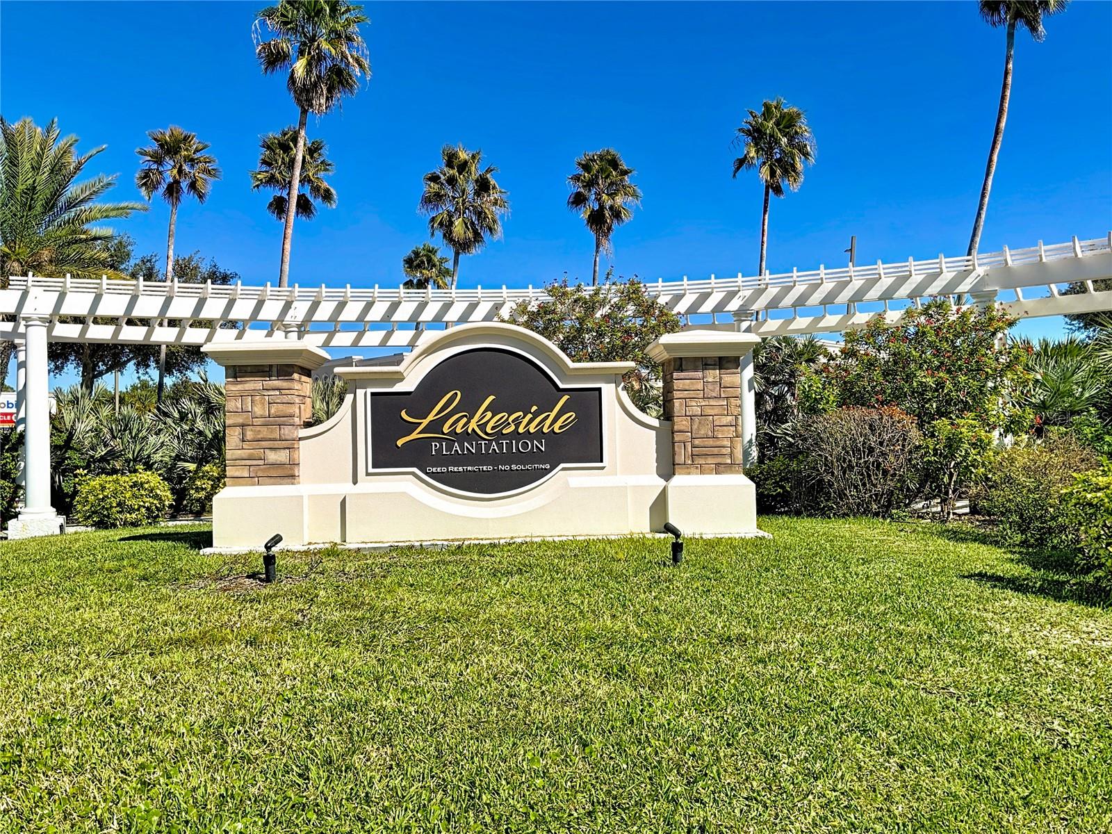 TOWNS AT LAKESIDE - Residential