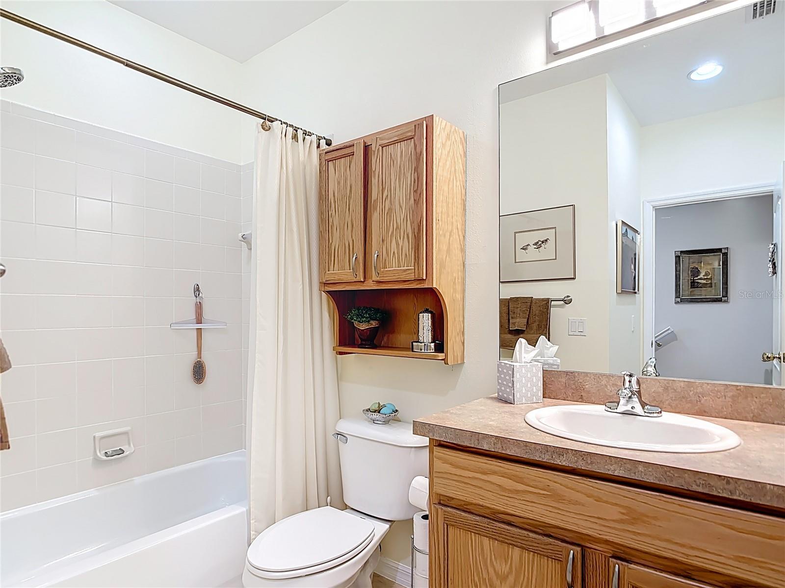 TOWNS AT LAKESIDE - Residential