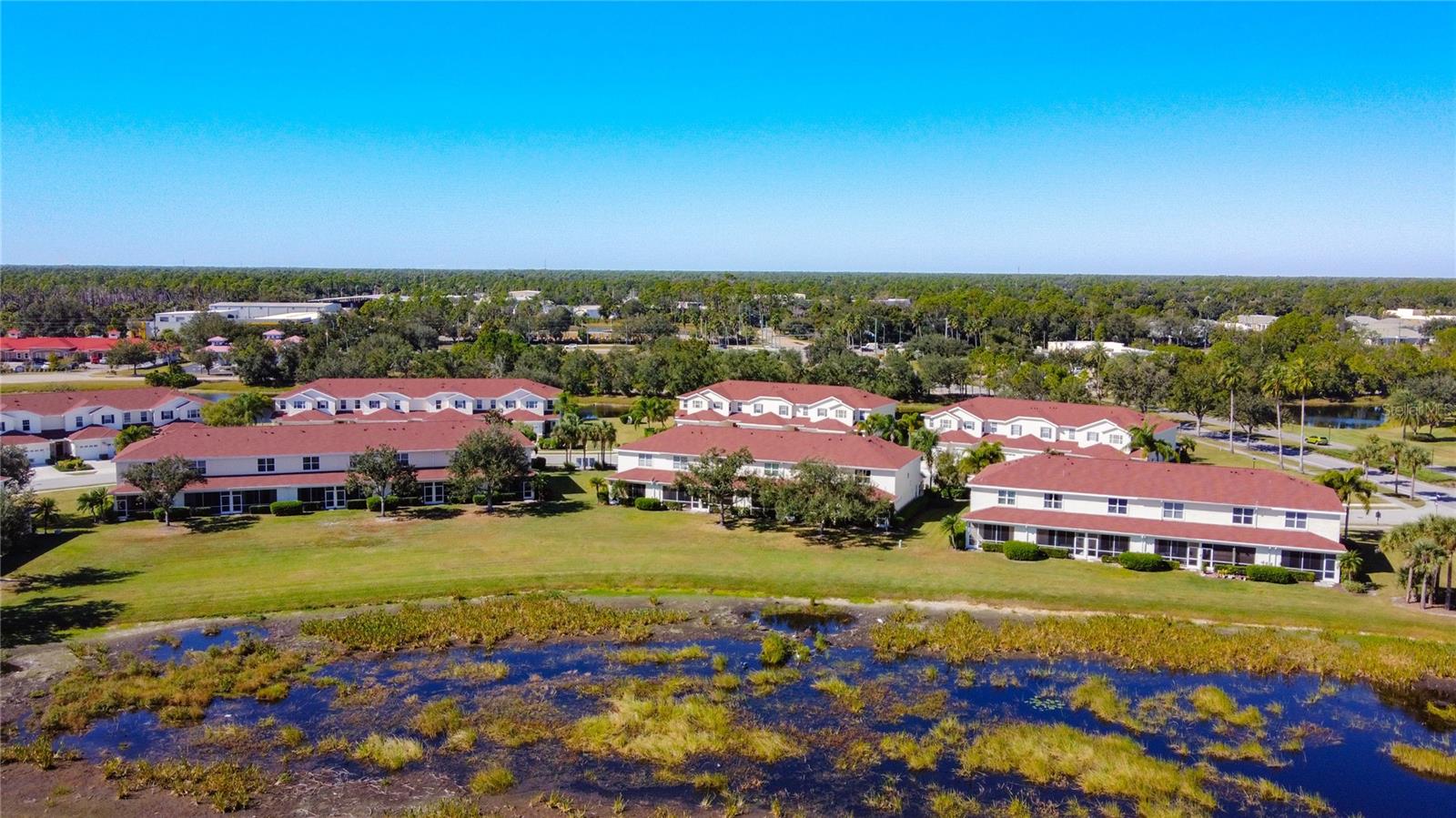 TOWNS AT LAKESIDE - Residential