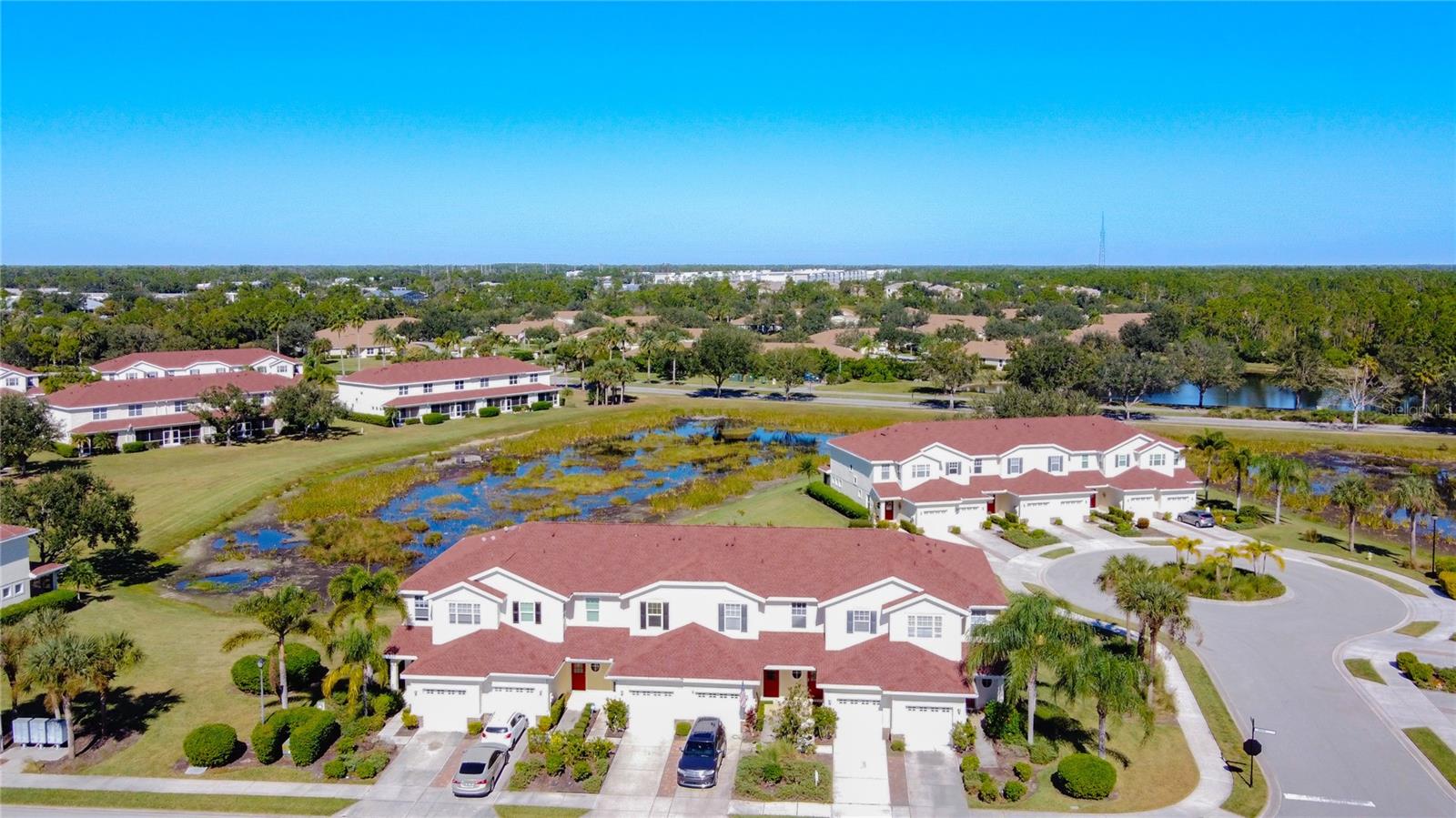 TOWNS AT LAKESIDE - Residential