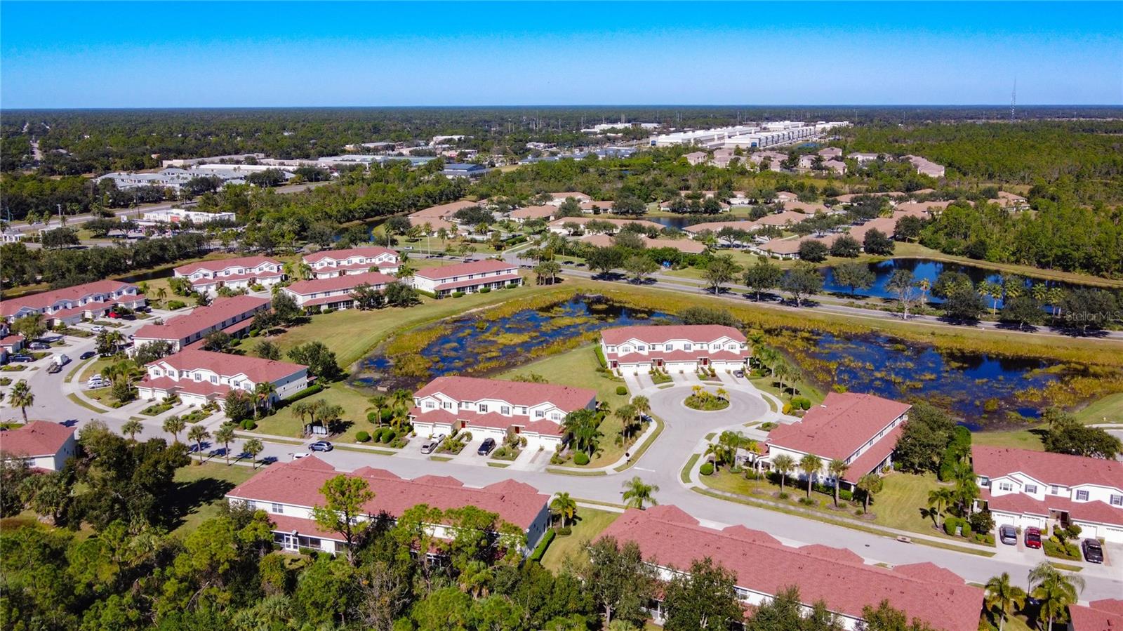 TOWNS AT LAKESIDE - Residential