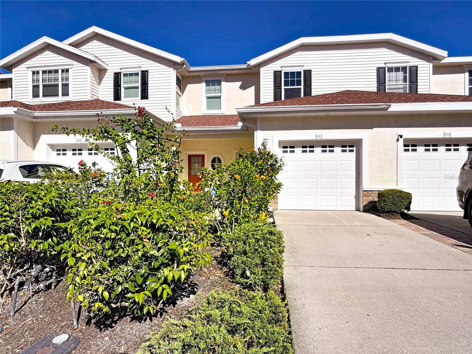 TOWNS AT LAKESIDE - Residential