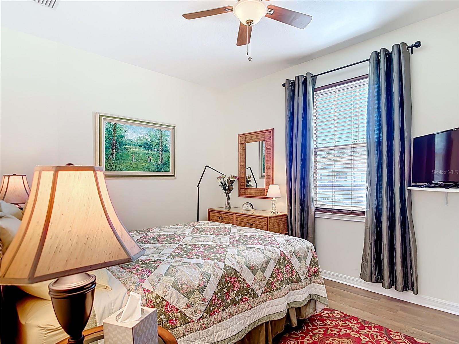 TOWNS AT LAKESIDE - Residential