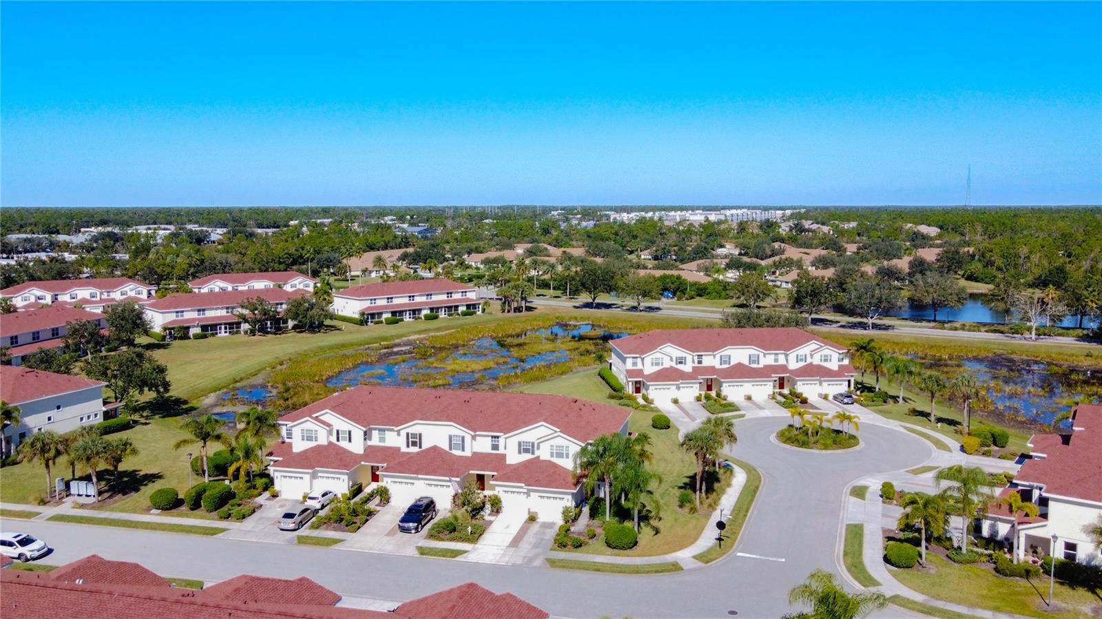 TOWNS AT LAKESIDE - Residential