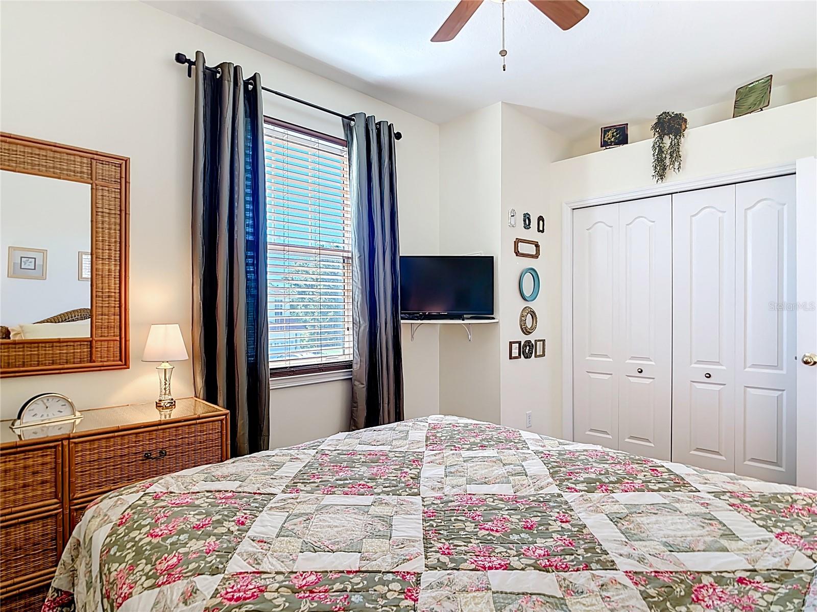 TOWNS AT LAKESIDE - Residential