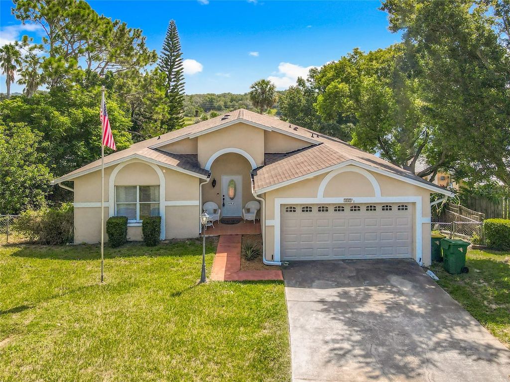 Photo of 909 Valentina Drive, Dundee, FL 33838 (MLS # S5130644)