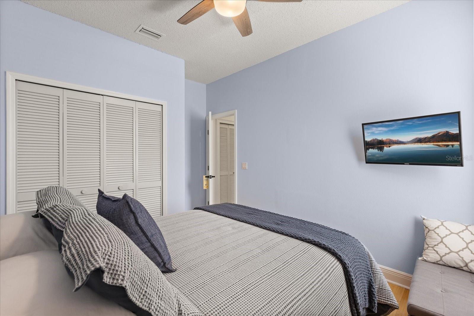 HUNTERS CREEK TR 335 PH 01 - Residential