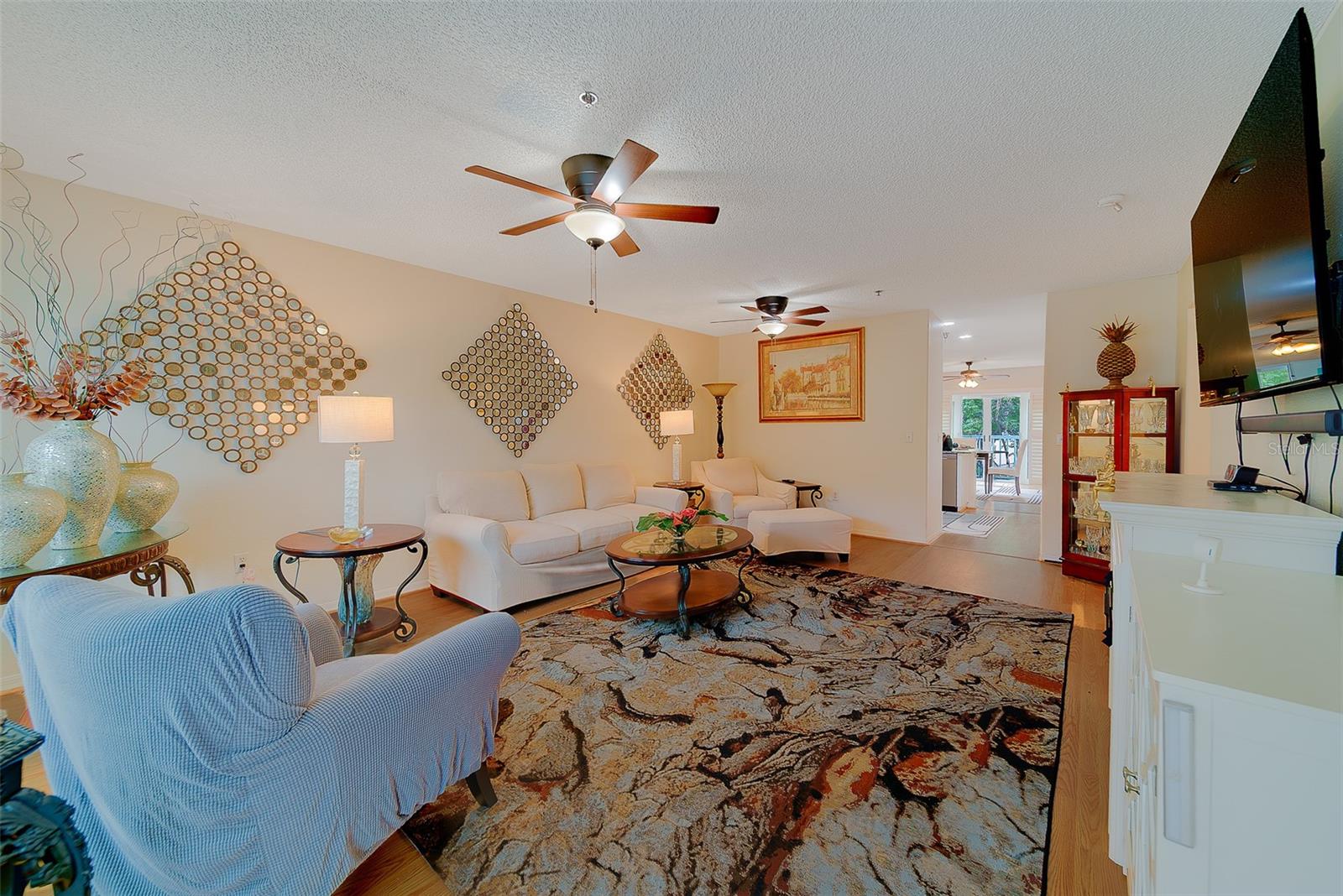 ON TOP OF THE WORLD - Residential