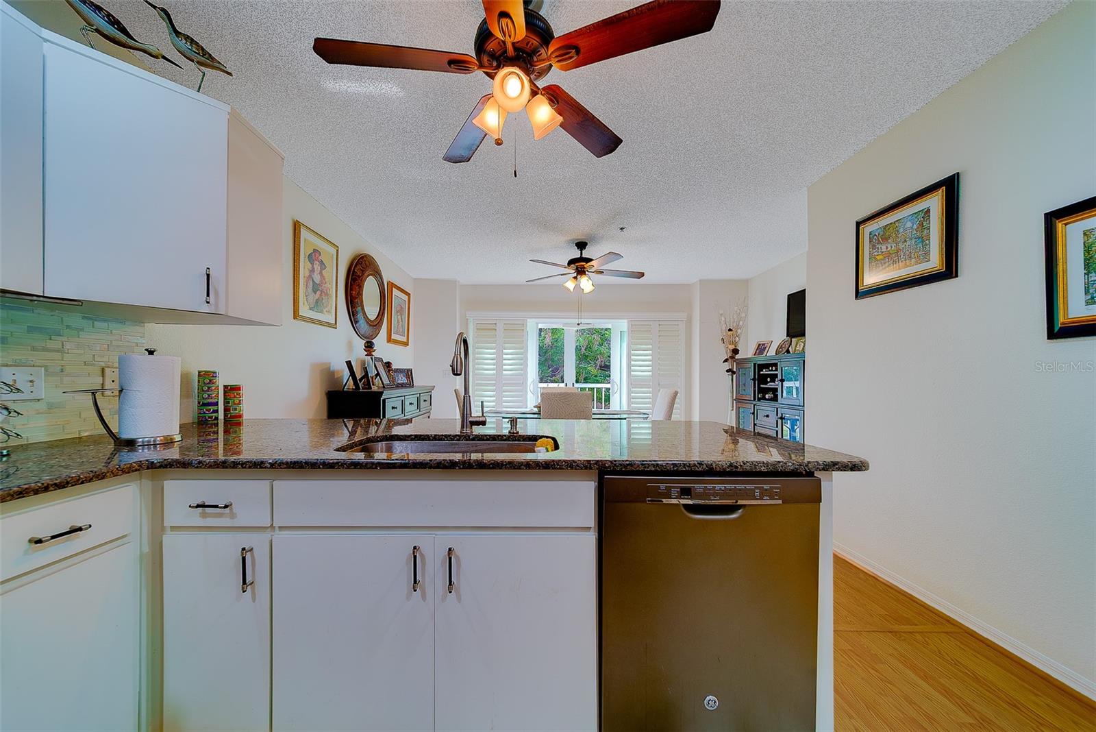 ON TOP OF THE WORLD - Residential