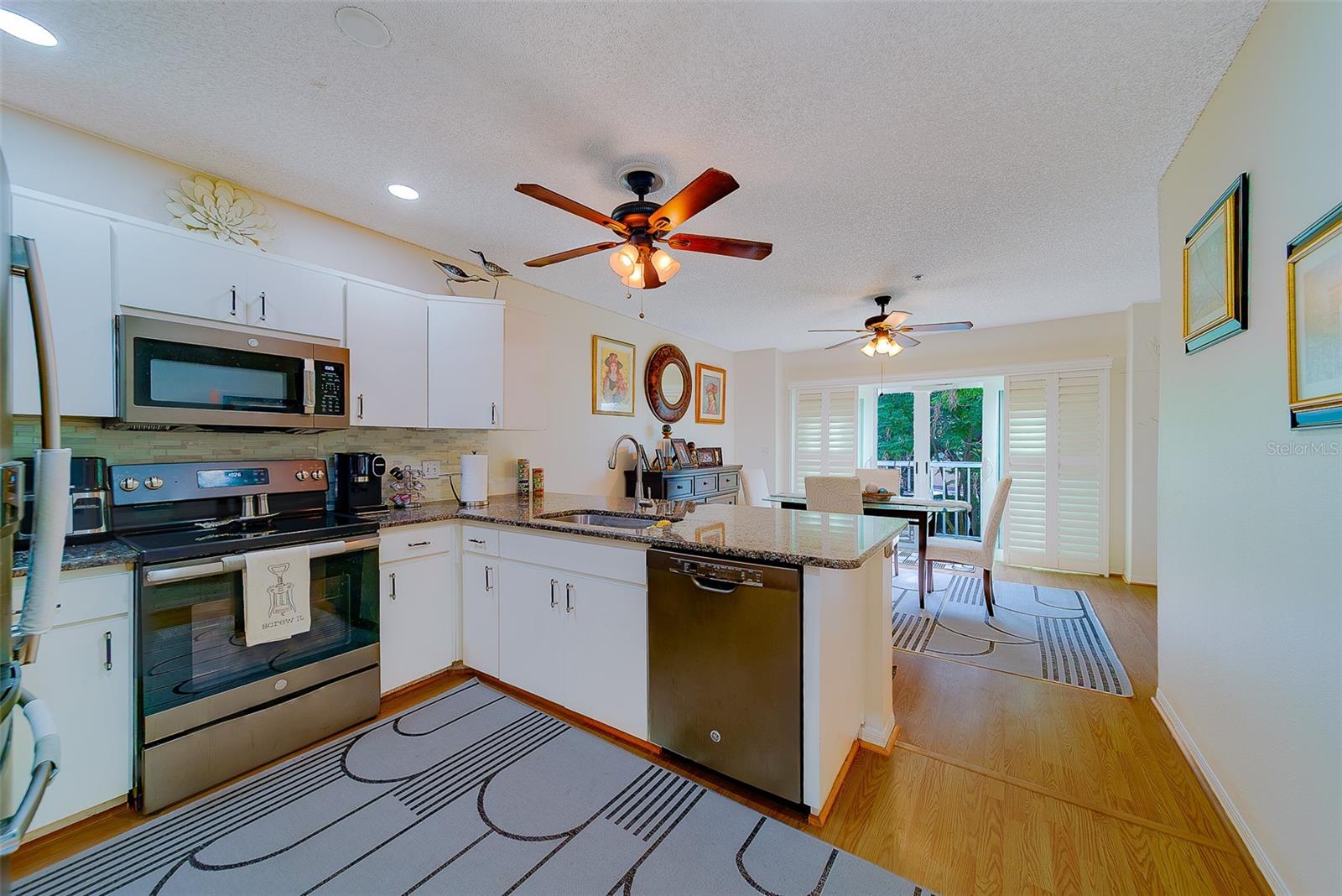 ON TOP OF THE WORLD - Residential