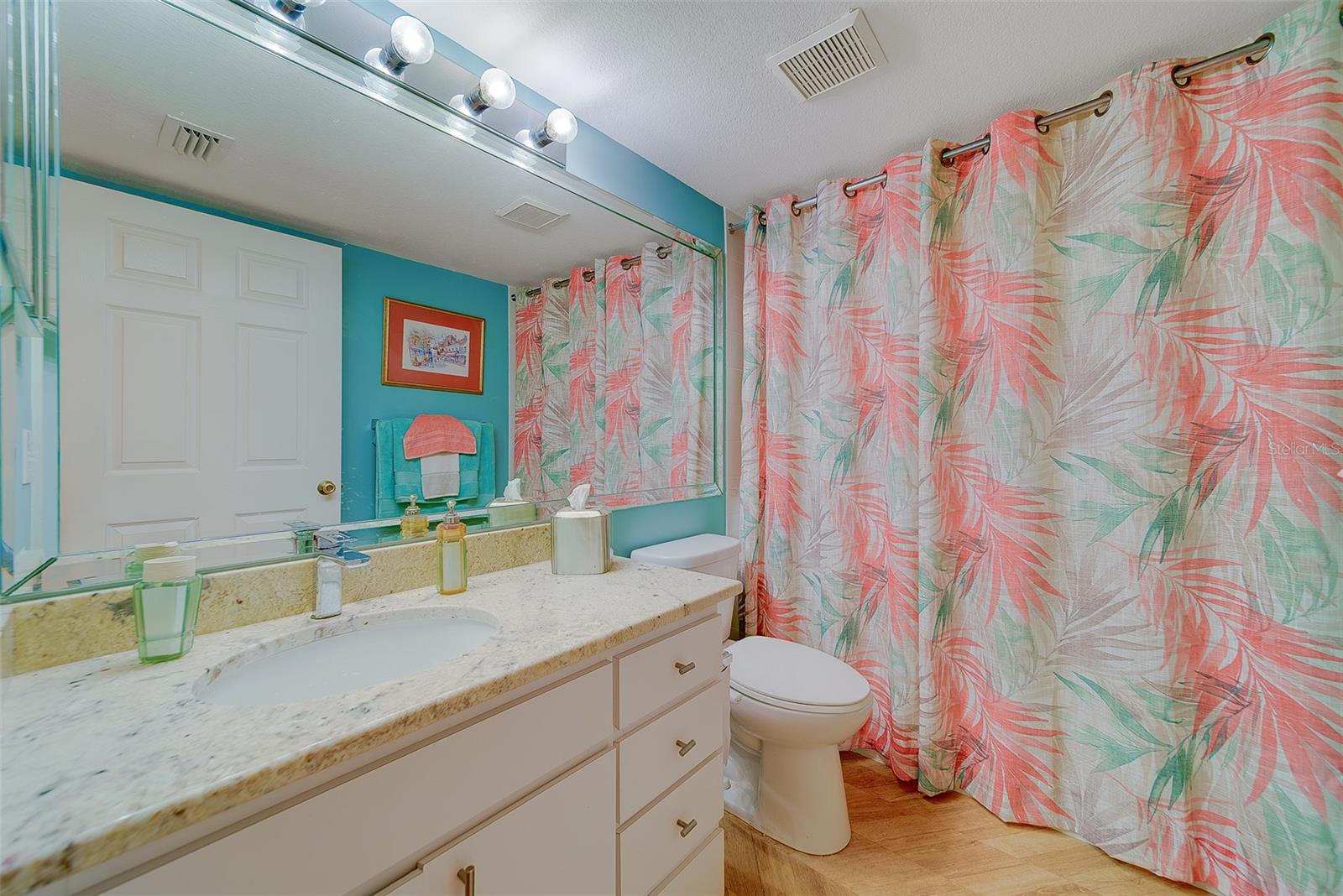 ON TOP OF THE WORLD - Residential