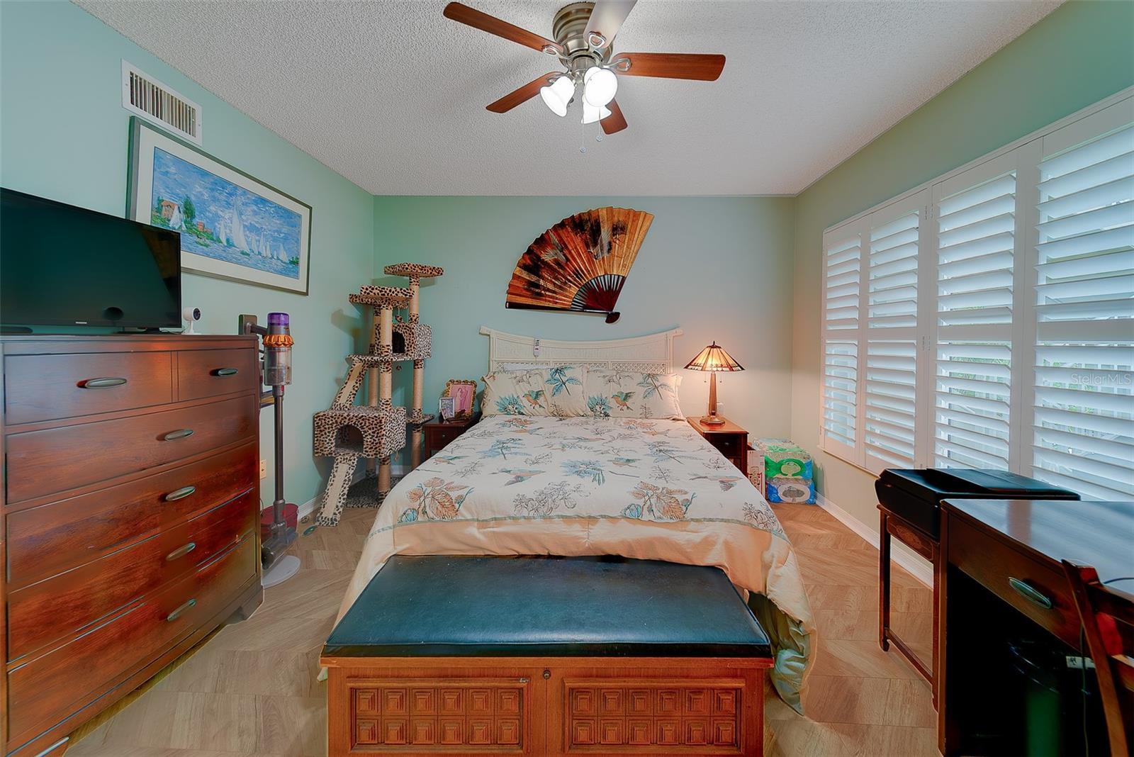 ON TOP OF THE WORLD - Residential