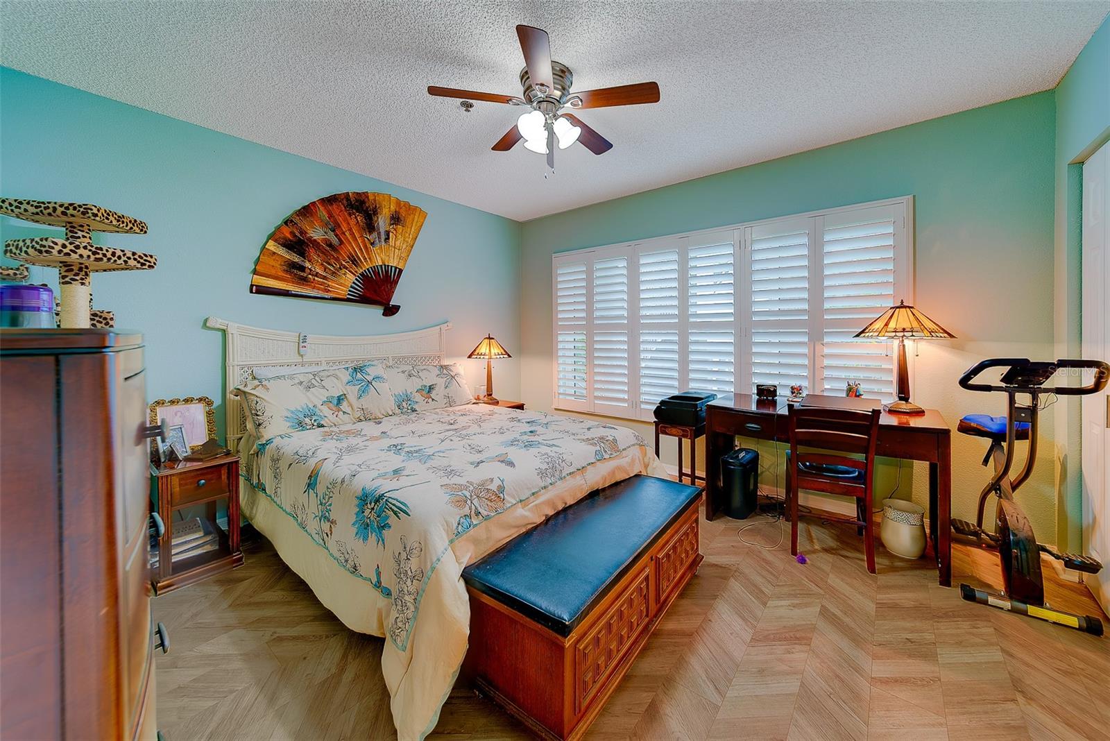 ON TOP OF THE WORLD - Residential