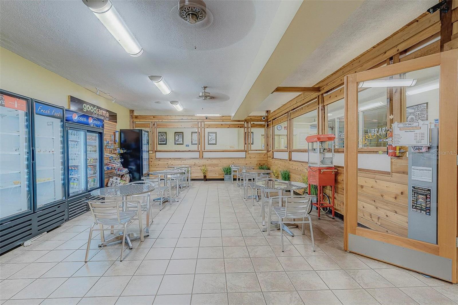 ON TOP OF THE WORLD - Residential