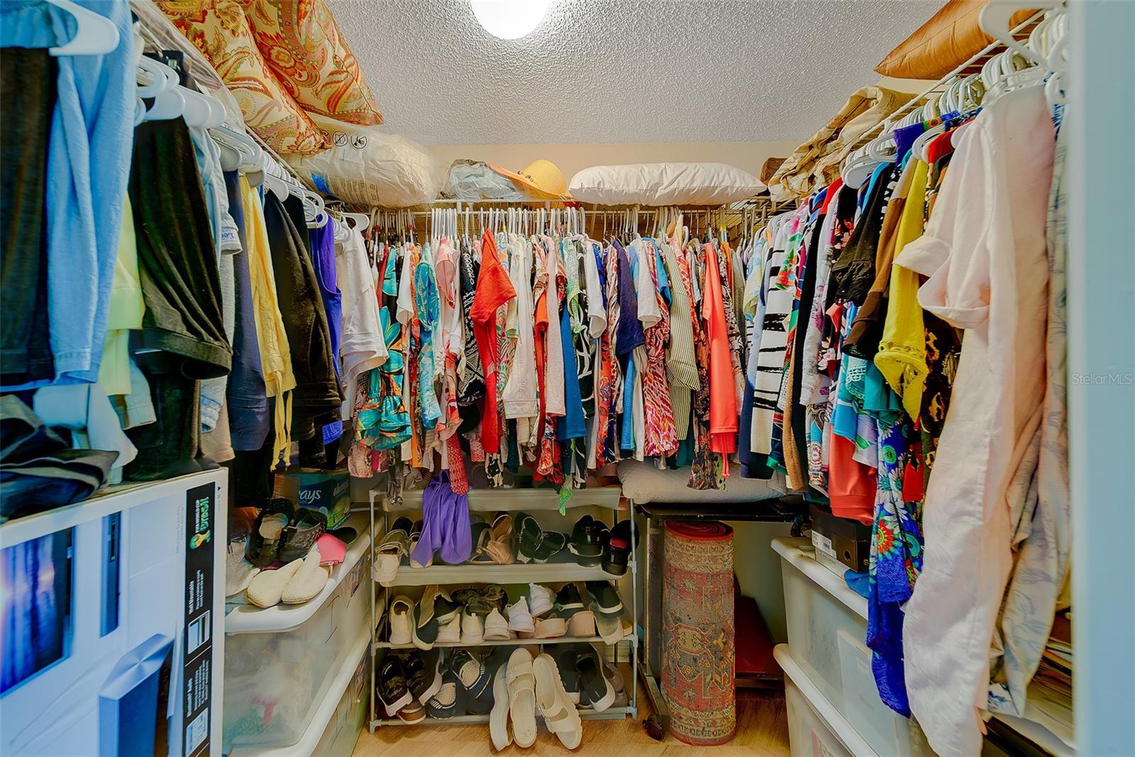 ON TOP OF THE WORLD - Residential